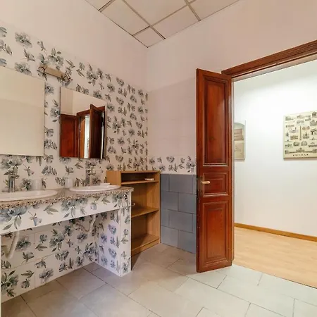 Guesthost - Borgognoni Roma