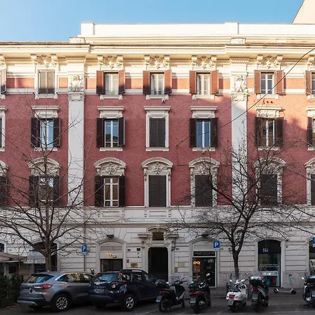 Guesthost - Borgognoni * Roma